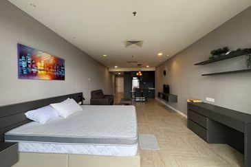 Crown Tower @ Empire City