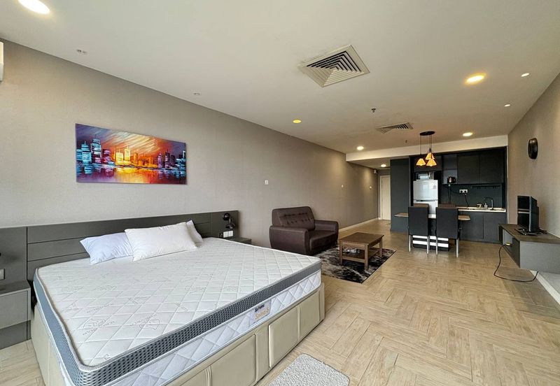 Crown Tower @ Empire City