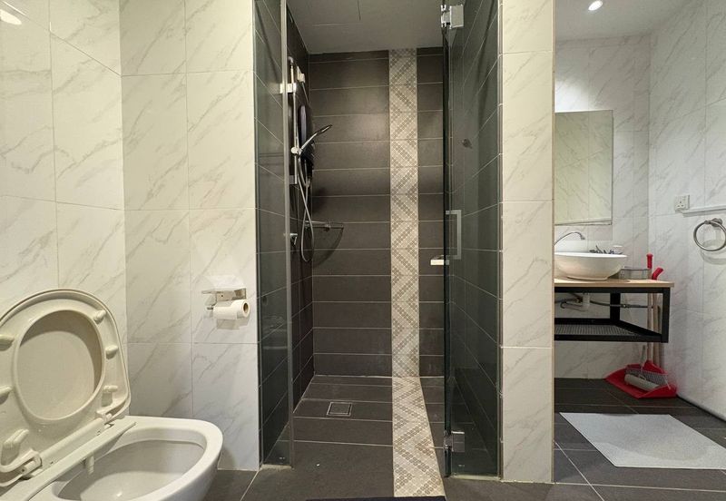 Crown Tower @ Empire City