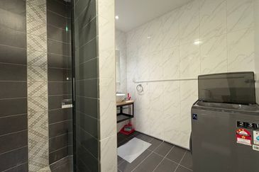 Crown Tower @ Empire City