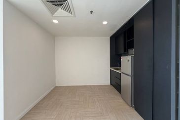 Crown Tower @ Empire City