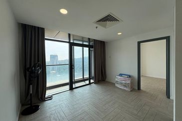 Crown Tower @ Empire City