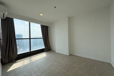 Crown Tower @ Empire City