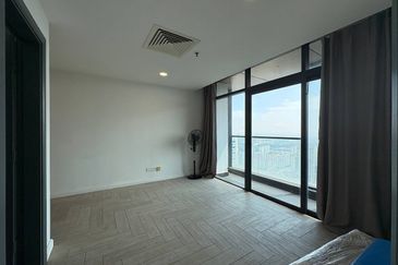 Crown Tower @ Empire City