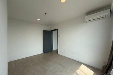 Crown Tower @ Empire City