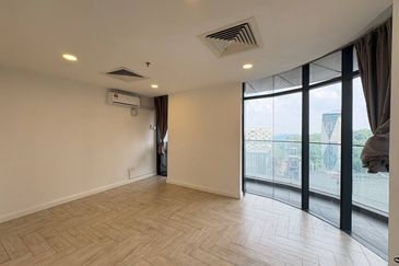 Crown Tower @ Empire City