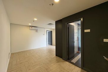 Crown Tower @ Empire City