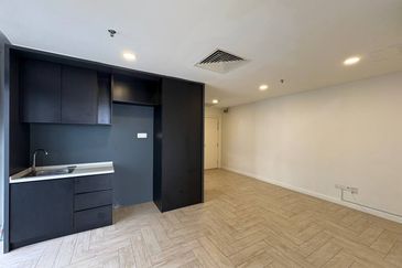 Crown Tower @ Empire City