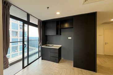 Crown Tower @ Empire City