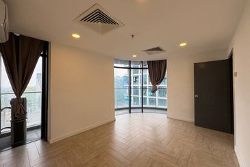 Crown Tower @ Empire City