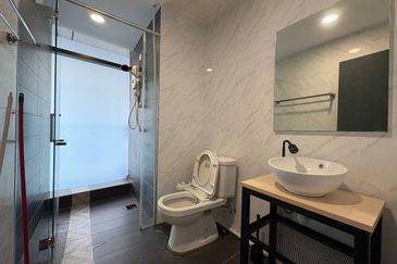 Crown Tower @ Empire City