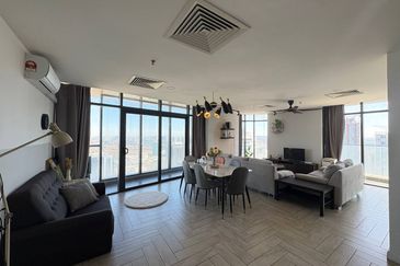 Crown Tower @ Empire City