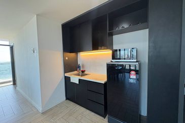 Crown Tower @ Empire City