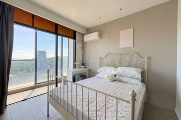 Crown Tower @ Empire City