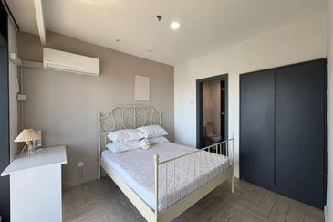 Crown Tower @ Empire City