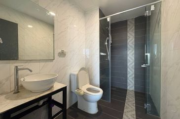 Crown Tower @ Empire City