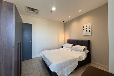 Crown Tower @ Empire City