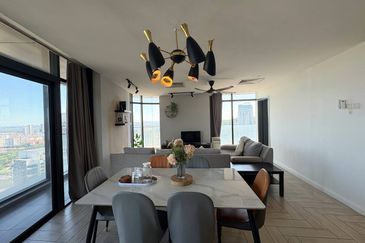 Crown Tower @ Empire City