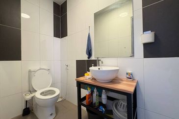 Tower M, Empire City