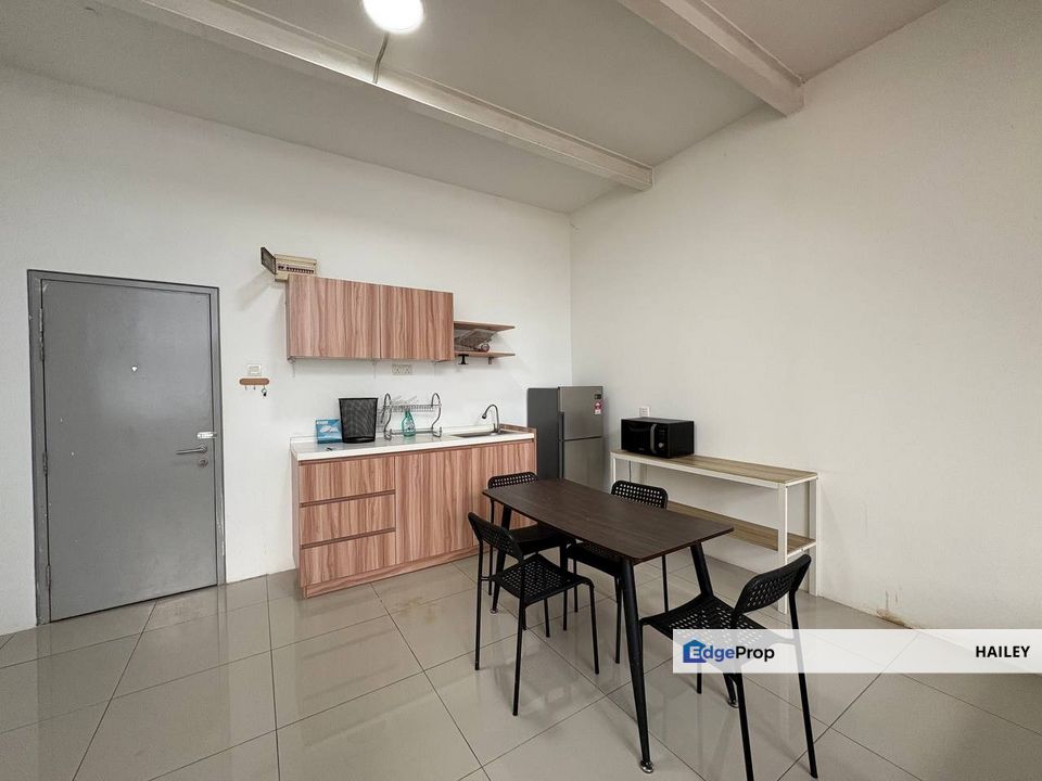 Partly Furnished SOHO Unit Empire City Damansara, Selangor, Petaling Jaya