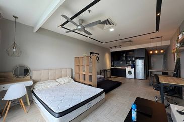 Crown Tower @ Empire City