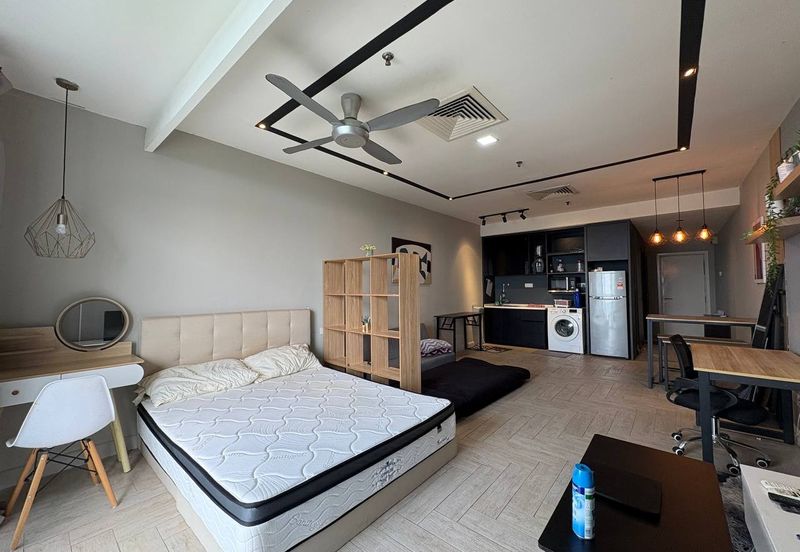 Crown Tower @ Empire City