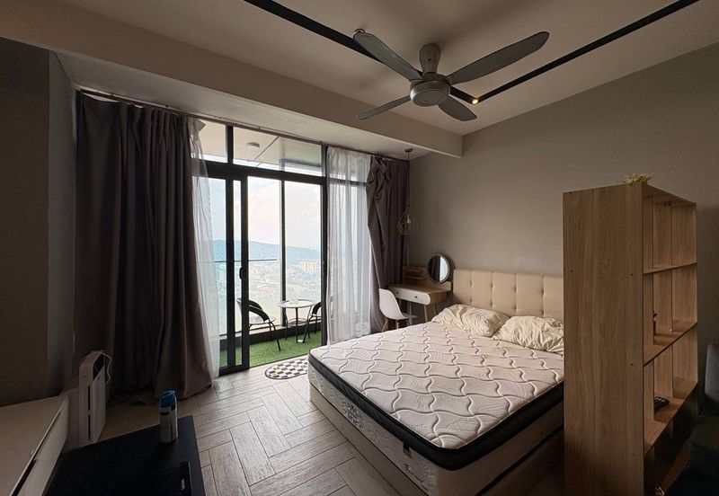 Crown Tower @ Empire City