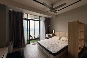 Crown Tower @ Empire City