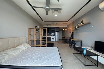 Crown Tower @ Empire City