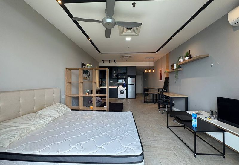 Crown Tower @ Empire City