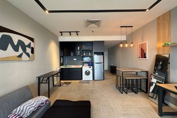 Crown Tower @ Empire City