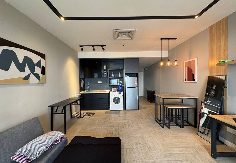 Crown Tower @ Empire City