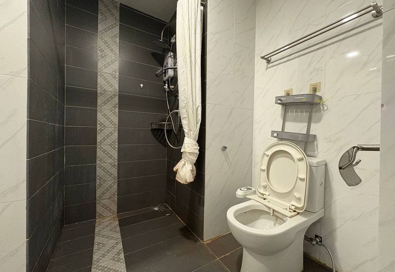 Crown Tower @ Empire City