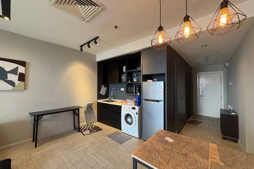 Crown Tower @ Empire City