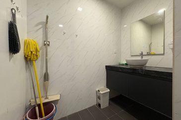 Crown Tower @ Empire City