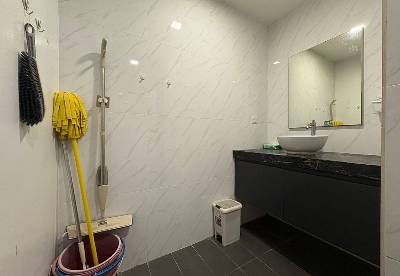 Crown Tower @ Empire City