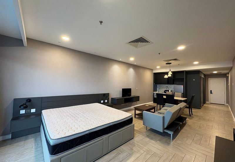 Crown Tower @ Empire City