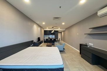 Crown Tower @ Empire City