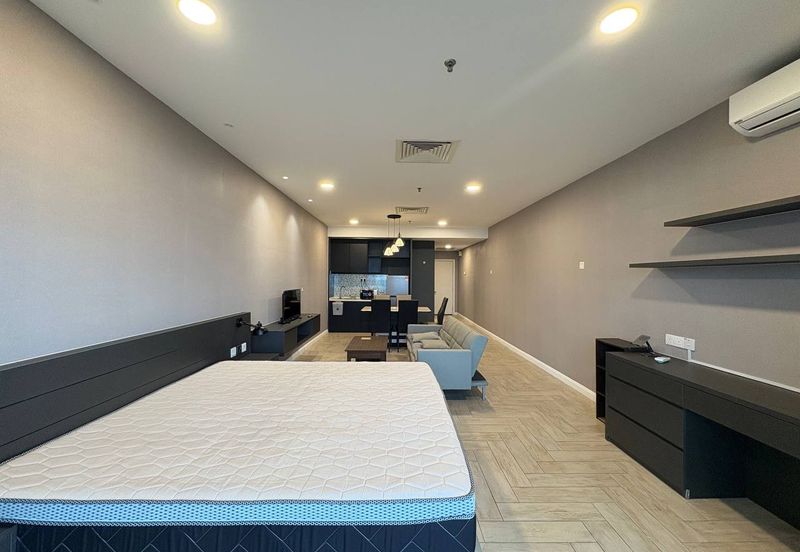 Crown Tower @ Empire City