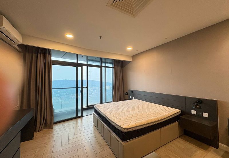 Crown Tower @ Empire City