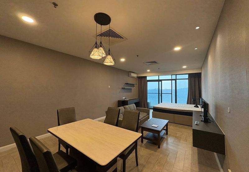 Crown Tower @ Empire City