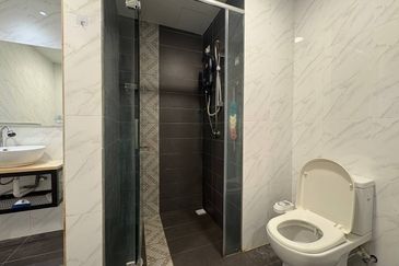 Crown Tower @ Empire City