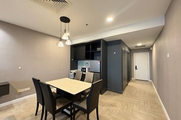 Crown Tower @ Empire City