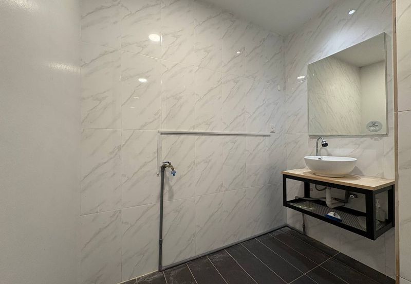 Crown Tower @ Empire City