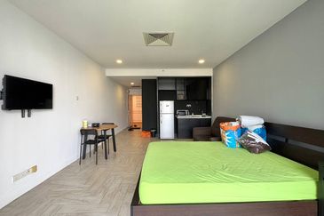 Crown Tower @ Empire City