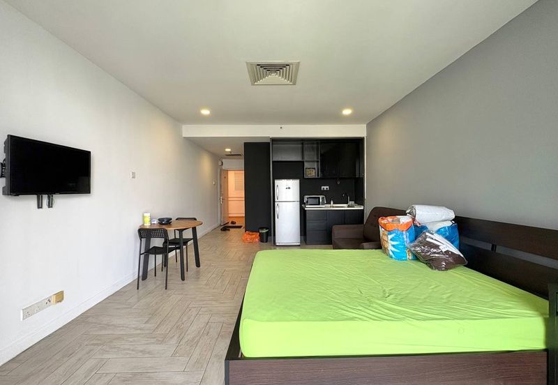 Crown Tower @ Empire City