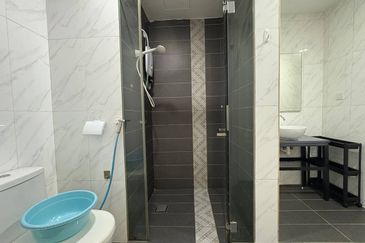 Crown Tower @ Empire City