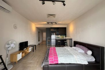 Crown Tower @ Empire City