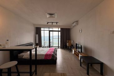 Crown Tower @ Empire City