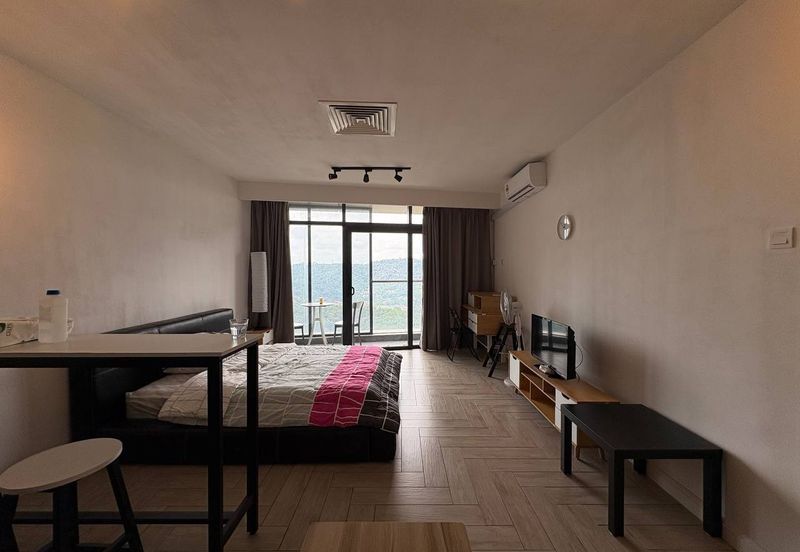 Crown Tower @ Empire City